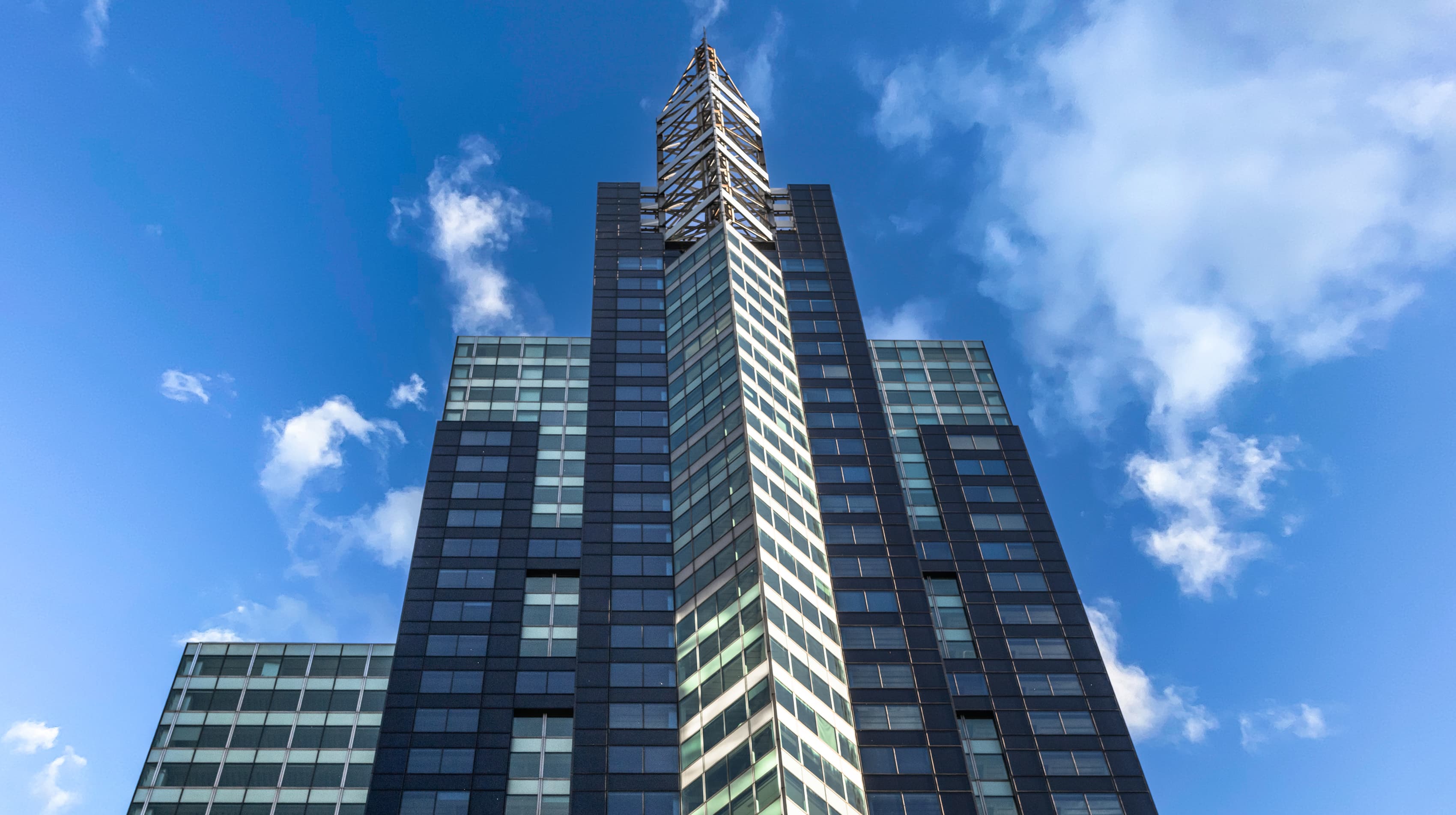 1540 Broadway Exterior